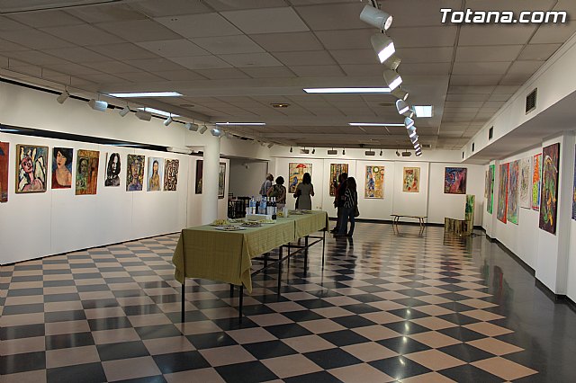 La sala municipal Gregorio Cebrin acoge la muestra colectiva de pintores murcianos 