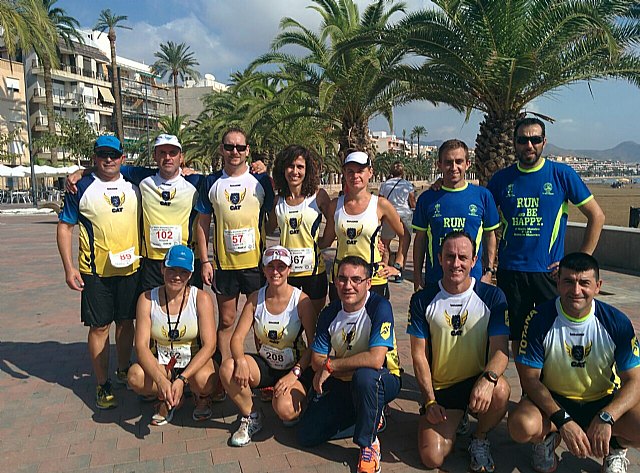 Atletas del Club Atletismo Totana participaron en la 4º Media maratn y 10 km Baha de Mazarrn - 11