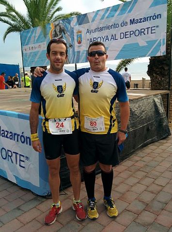 Atletas del Club Atletismo Totana participaron en la 4º Media maratn y 10 km Baha de Mazarrn - 25