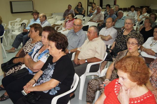 El Centro Municipal de Personas Mayores Plaza de la Balsa Vieja pone en marcha para este curso 2014-2015 un amplío programa para mayores de 60 años y pensionistas, Foto 4