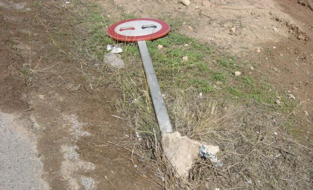 SPCT reclama al ayuntamiento que reponga los discos de tráfico en el Albujón - 2, Foto 2