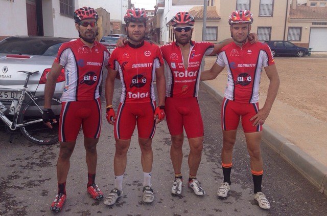 Los corredores del CC Santa Eulalia disputaron la carrera ciclistas del Pilar de la Horadada en carretera y Villaverde de Guadalimar MTB, Foto 1