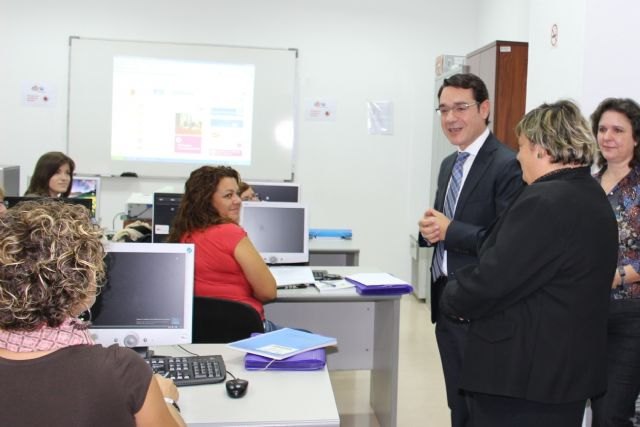 La Comunidad apoya la inserción laboral de las personas con discapacidad a través de los ´Gabinetes de Orientación´ y el ´Empleo con Apoyo´ - 1, Foto 1