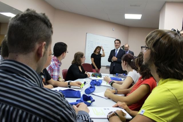 La Comunidad apoya la inserción laboral de las personas con discapacidad a través de los ´Gabinetes de Orientación´ y el ´Empleo con Apoyo´ - 2, Foto 2