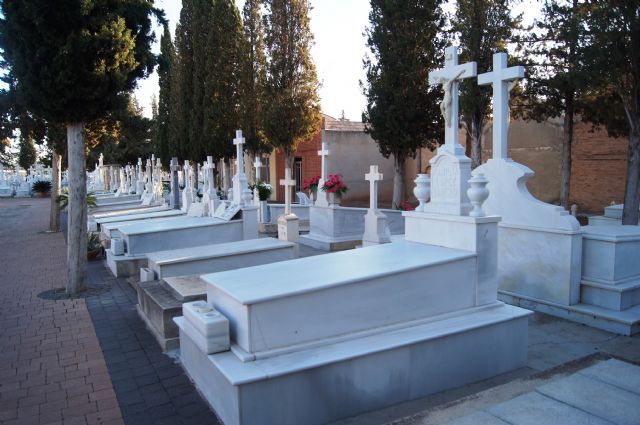 A partir del día 24 de octubre deben cesar las obras en el cementerio municipal por motivo de la festividad de Todos los Santos, Foto 2