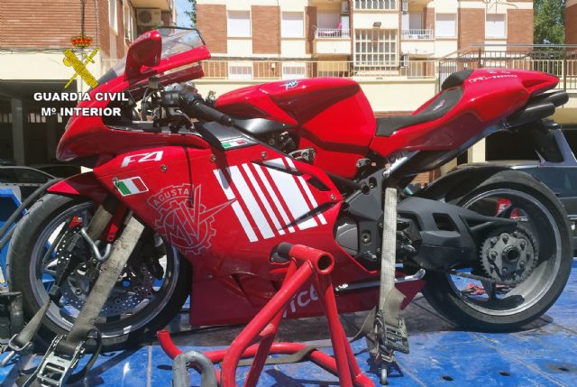 La Guardia Civil desmantela una organización dedicada al robo y exportación de vehículos de lujo - 1, Foto 1