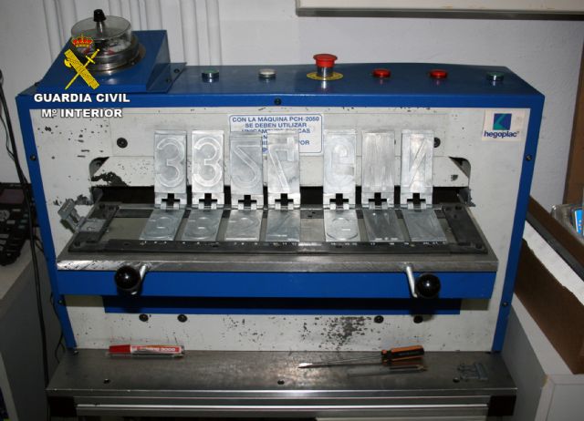 La Guardia Civil desmantela una organización dedicada al robo y exportación de vehículos de lujo - 4, Foto 4