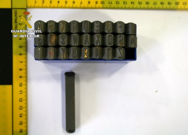 La Guardia Civil desmantela una organización dedicada al robo y exportación de vehículos de lujo - 5, Foto 5