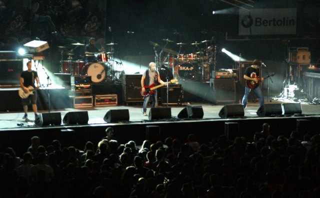 Discordia actu con gran xito en Valencia junto a Ska-p - 1