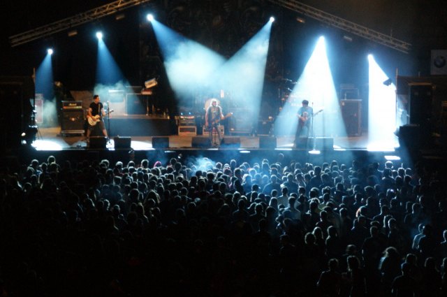 Discordia actu con gran xito en Valencia junto a Ska-p - 2