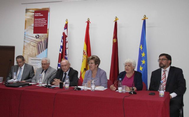 13 estudiantes caravaqueños reciben las ayudas de estudio Robles Chillida - 3, Foto 3