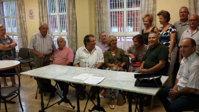 Pelegrín visita el Centro de Mayores de Cobatillas - 1, Foto 1