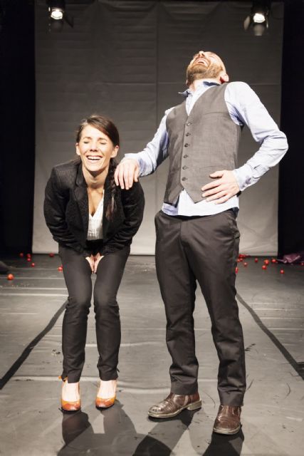 Cultura presenta mañana en el Centro Párraga 'Osos en el agua', de Labuena Compañía - 1, Foto 1