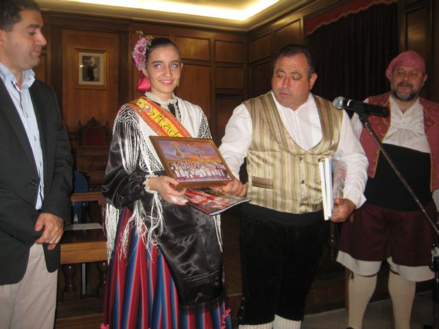 Actuación del Grupo Folcórico Virgen de la Salud en el XXV Festival de Alcoy - 1, Foto 1