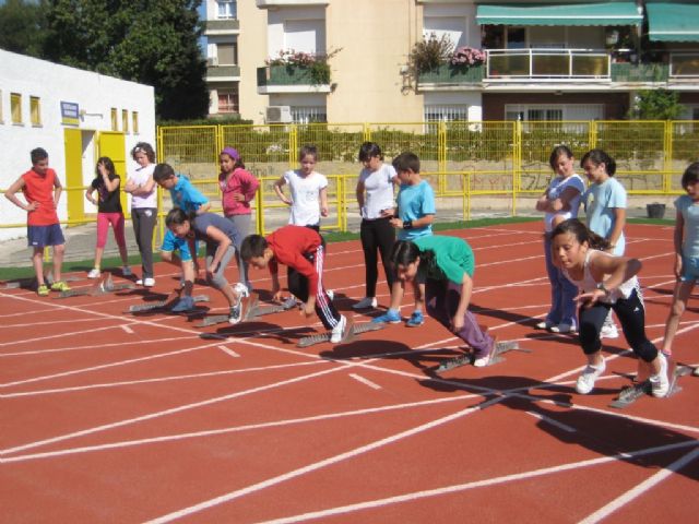 Deportes y la ADLE organizan una jornada de Atletismo para el proyecto Garantía Juvenil - 1, Foto 1