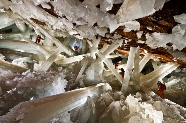 El Museo de Ciencias acoge mañana la sesión de cine documental Cristales Gigantes de la cueva de Naica - 1, Foto 1