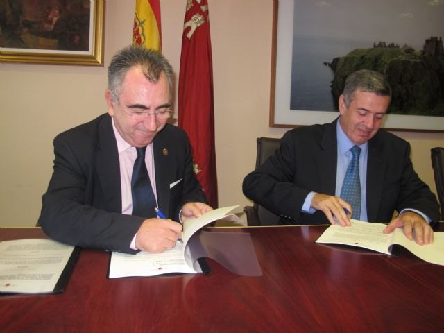 La Comunidad promueve el uso del transporte público entre los universitarios de Cartagena con el Unibono - 1, Foto 1