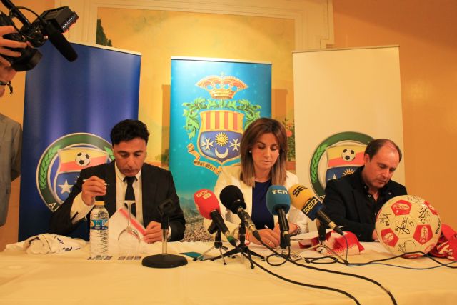 Un convenio entre el Granada CF, el Archena FC y el Ayuntamiento permitirá impulsar y promocionar jugadores de la cantera local - 1, Foto 1