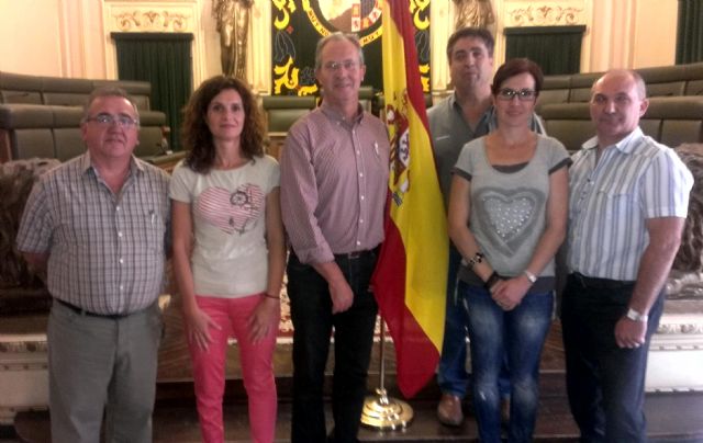 El grupo socialista no se avergüenza de la bandera nacional; se avergüenza del alcalde que tenemos - 1, Foto 1