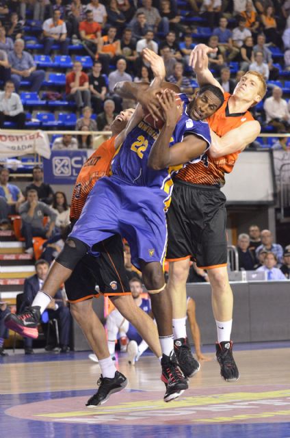 El UCAM Murcia vence al Montakit Fuenlabrada (66-71) en un gran último cuarto y se pone 2-0 por primera vez en su historia - 1, Foto 1