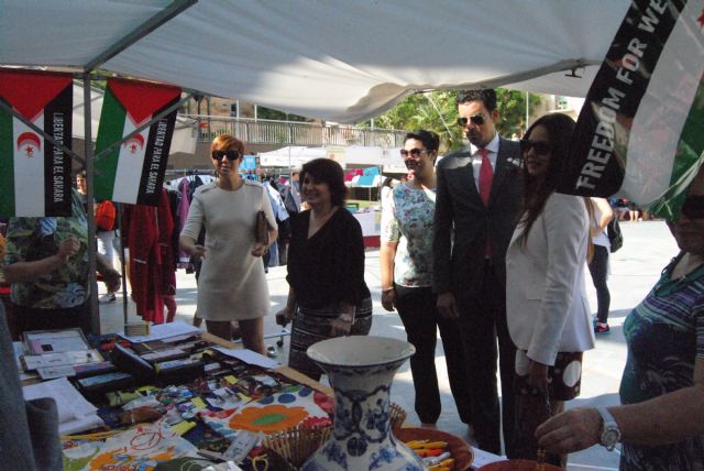 Éxito de participación en la cuarta edición la Plaza Solidaria en la que se dieron cita un total de dieciséis asociaciones, Foto 2