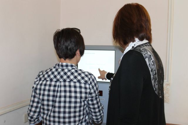 El Ayuntamiento ya cuenta con una máquina para el pago de tasas y tributos municipales - 1, Foto 1