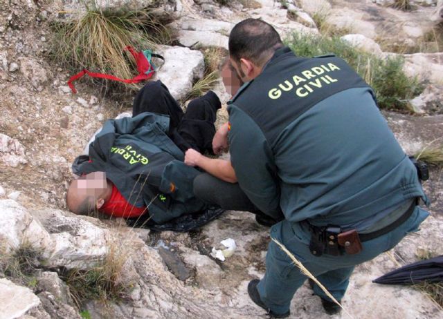 Rescatan a un senderista en una zona escarpada del Alto de las Grajas, en Jumilla - 2, Foto 2