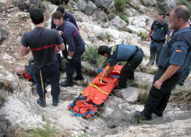 Rescatan a un senderista en una zona escarpada del Alto de las Grajas, en Jumilla - 3, Foto 3