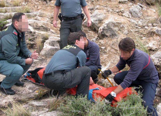 Rescatan a un senderista en una zona escarpada del Alto de las Grajas, en Jumilla - 4, Foto 4