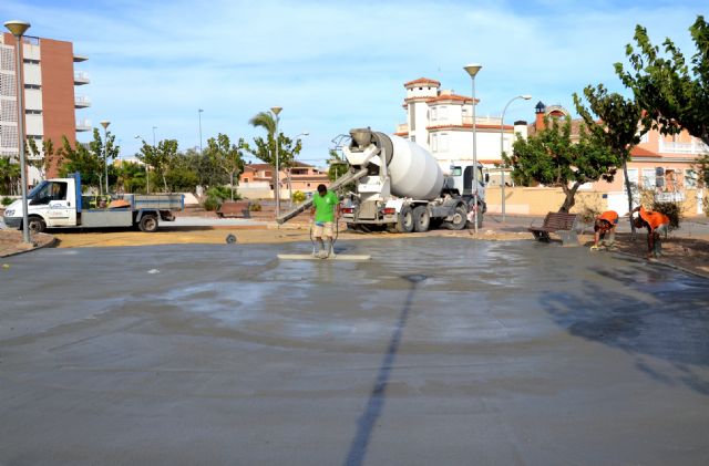 El Ayuntamiento de Águilas inicia los trabajos de mejora en la Plaza Víctimas del Terrorismo - 1, Foto 1