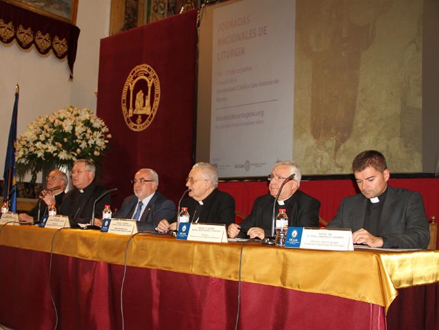 Nuestra cultura se ha empeñado en apartar a Dios de nuestras vidas - 1, Foto 1