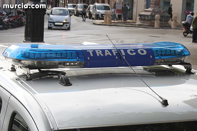 Totana y Alhama refuerzan la seguridad vial con un vehculo especializado cedido por la Jefatura Provincial de Trfico - 7