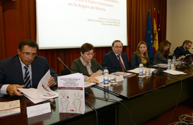 Un estudio de la Universidad de Murcia resalta la importancia de la educación en la vocación emprendedora de los adolescentes - 3, Foto 3