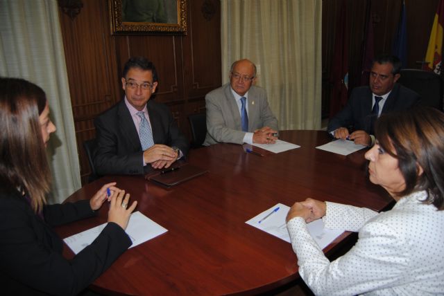 La Jefatura Provincial de Tráfico entrega a Cieza, Mula y Pliego un monovolumen completamente equipado para la prevención y mejora de la seguridad vial - 2, Foto 2