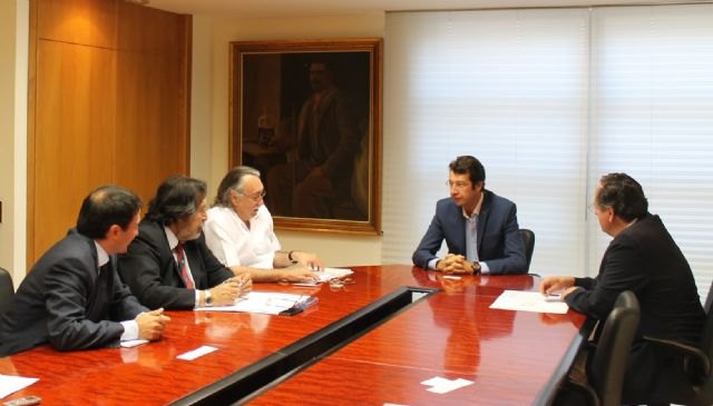 La Consejería de Empresa muestra a 25 empresarios chilenos la gestión del agua y de energías renovables que se realiza en la Región - 1, Foto 1