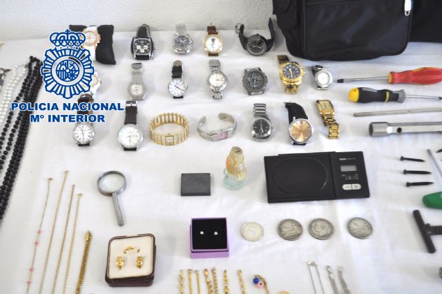 La Policía Nacional detiene a una banda organizada itinerante dedicada a robos con fuerza o violencia en domicilios y locales - 3, Foto 3