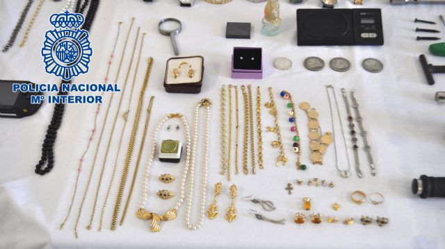 La Policía Nacional detiene a una banda organizada itinerante dedicada a robos con fuerza o violencia en domicilios y locales - 4, Foto 4