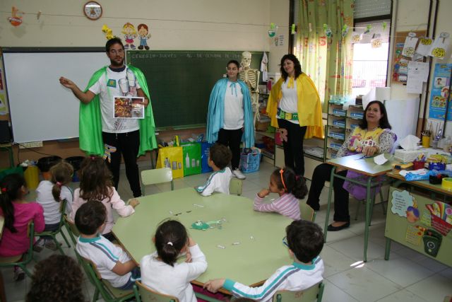 'Los 3 Súper Héroes' enseñan la importancia de reciclar, reutilizar y reducir para salvar el planeta - 3, Foto 3
