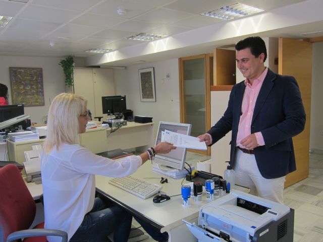 El Grupo Popular registra en la Asamblea Regional la Ley Reguladora del Transporte Público por medio del Taxi - 1, Foto 1