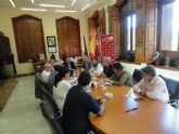El Grupo Socialista mantiene una reunión de trabajo con el equipo rectoral de la Universidad de Murcia