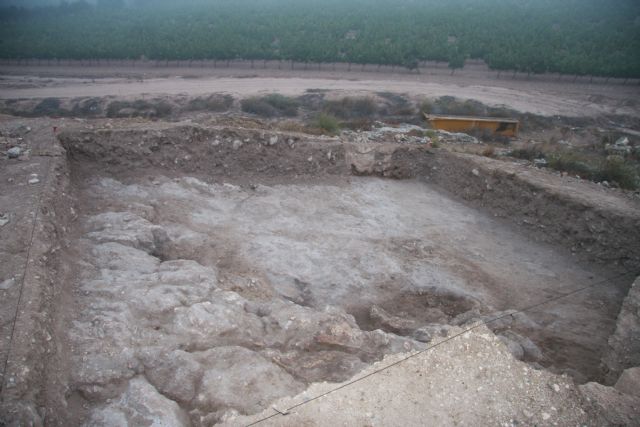 Arqueólogos de la Universidad de Murcia localizan los restos de un templo romano en el yacimiento de la Dama Oferente - 1, Foto 1