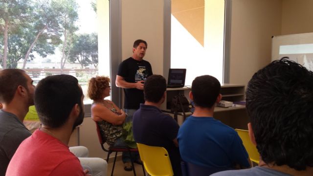 Garranzo compartió su experiencia en el Everest con jóvenes del proyecto Garantía Juvenil - 2, Foto 2