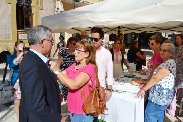 Lazos solidarios en Águilas para conmemorar elDía Mundial del Cáncer de Mama - 1, Foto 1