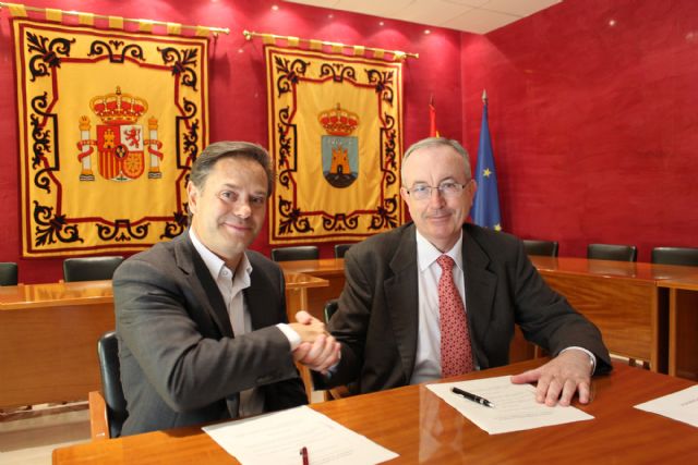 Ayuntamiento y Fundación CajaMurcia firman un convenio de colaboración para mejora de los Centros Sociales de Mayores de Bullas y La Copa - 1, Foto 1