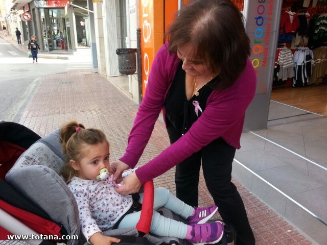 Lazos rosas para conmemorar el Da Mundial Contra el Cncer de Mama 2014 - 5