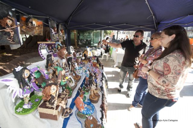 La Plaza San Francisco rejuvenece con el Mercadillo Artesanal y el Encuentro Interasociativo - 2, Foto 2