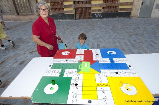 La Plaza San Francisco rejuvenece con el Mercadillo Artesanal y el Encuentro Interasociativo - 5, Foto 5