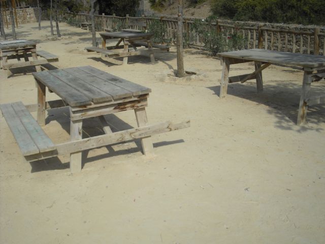 MC denuncia deficiencias en un parque público y una parada de autobús peligrosa en Canteras - 3, Foto 3