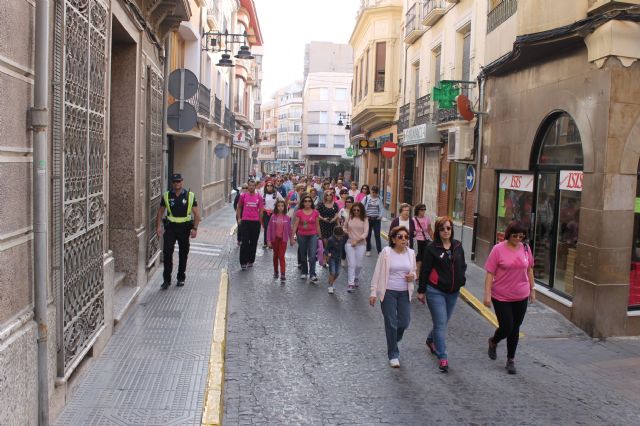 Jumilla se pinta las manos de rosa para conmemorar el  Día Mundial Contra el Cáncer de Mama - 3, Foto 3