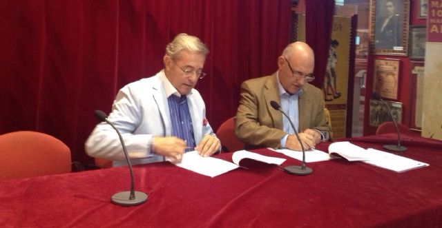 El Club Taurino de Murcia y el Conservatorio Superior de Música acuerdan fomentar prácticas y recitales de alumnos en la sede de El Decano - 1, Foto 1